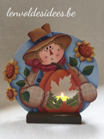 Porte bougie épouvantail allumé